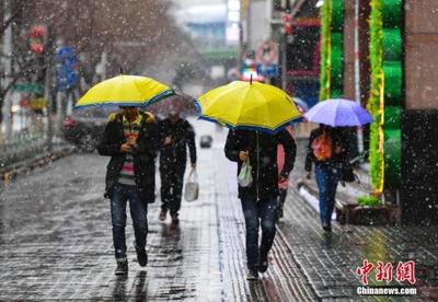 清明雨至 新疆多地發(fā)布暴雪藍色預警--環(huán)保--人民網(wǎng)